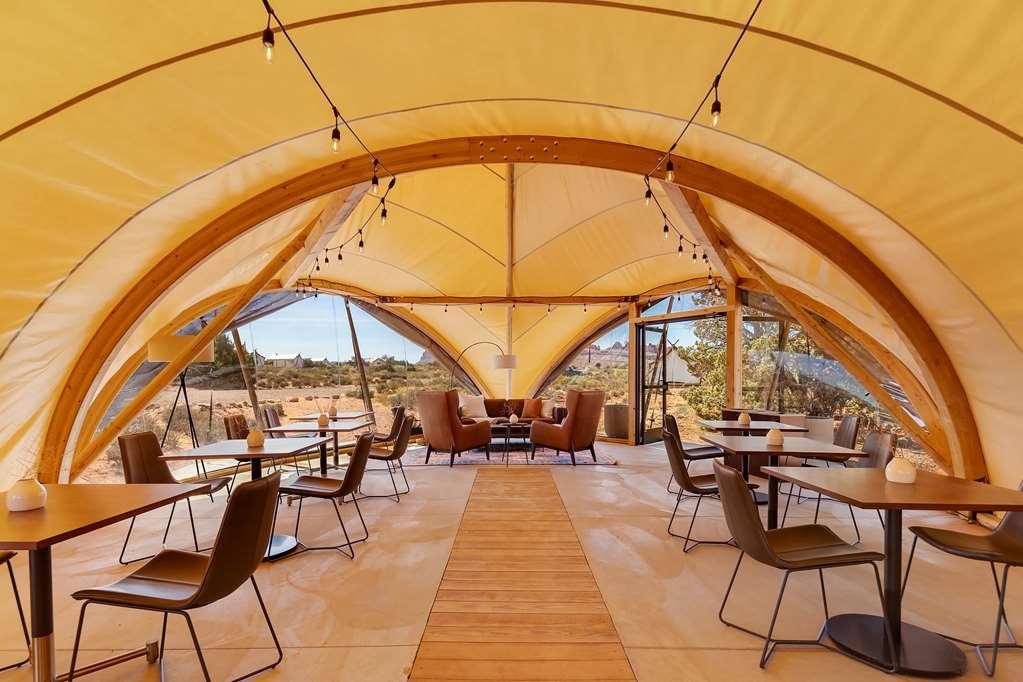 Under Canvas Moab Dalaman gambar