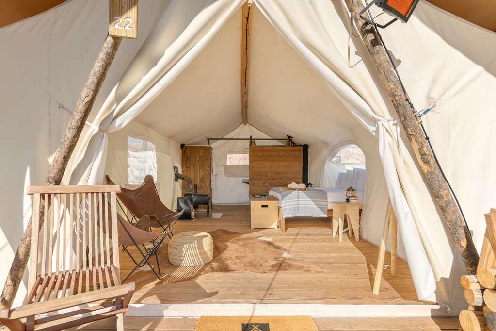 Under Canvas Moab Bilik gambar