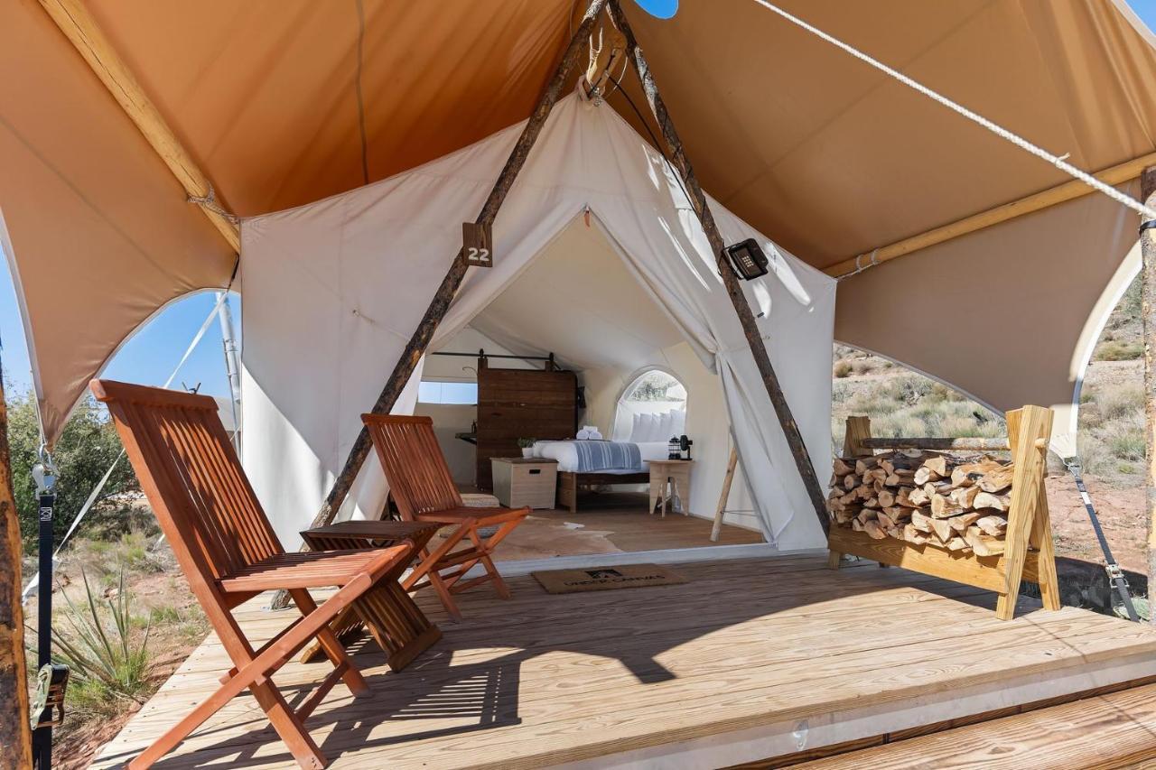 Under Canvas Moab Luaran gambar