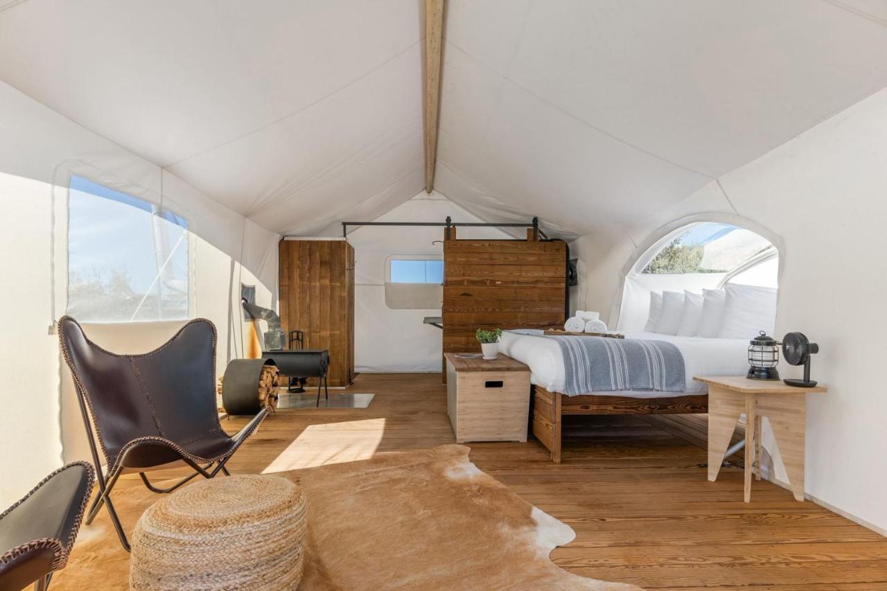 Under Canvas Moab Luaran gambar
