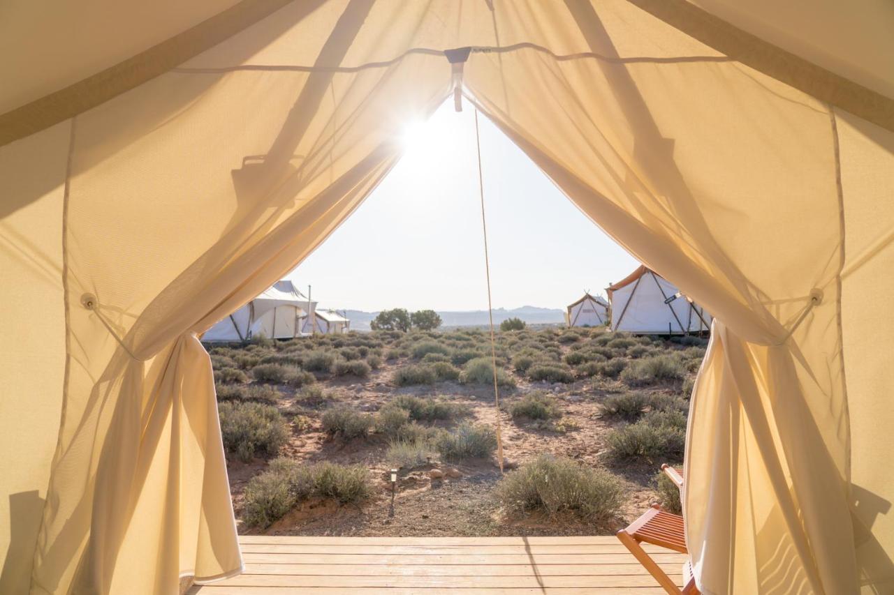Under Canvas Moab Luaran gambar
