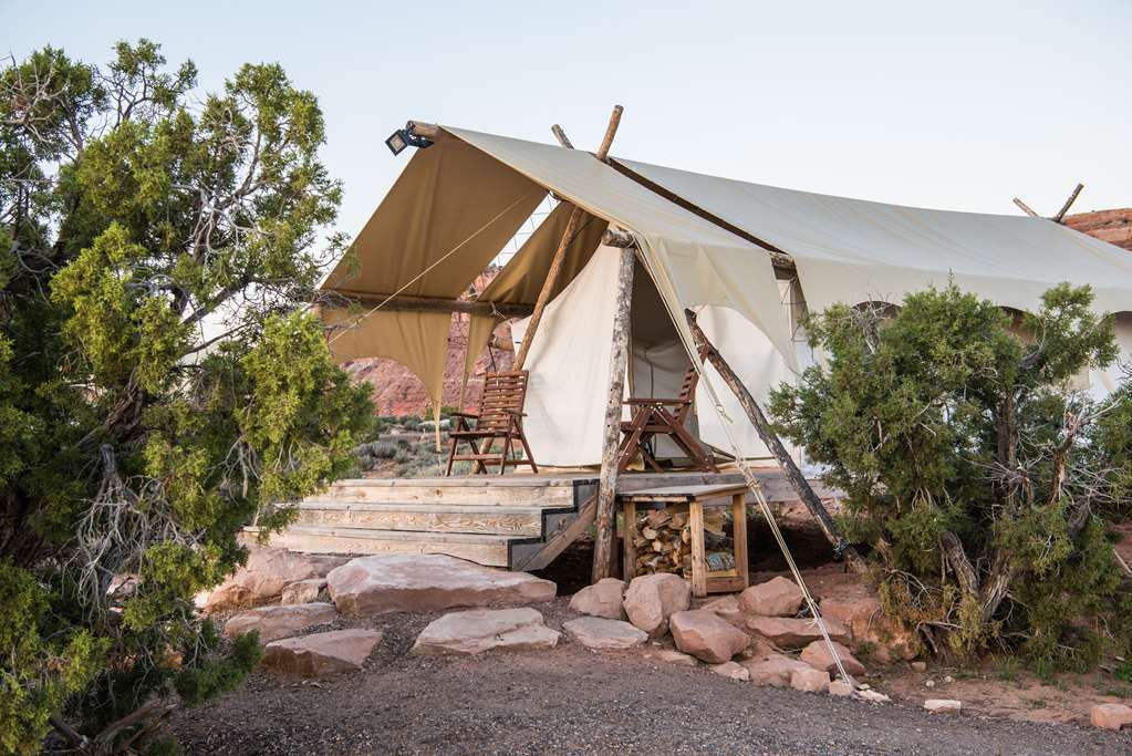 Under Canvas Moab Bilik gambar