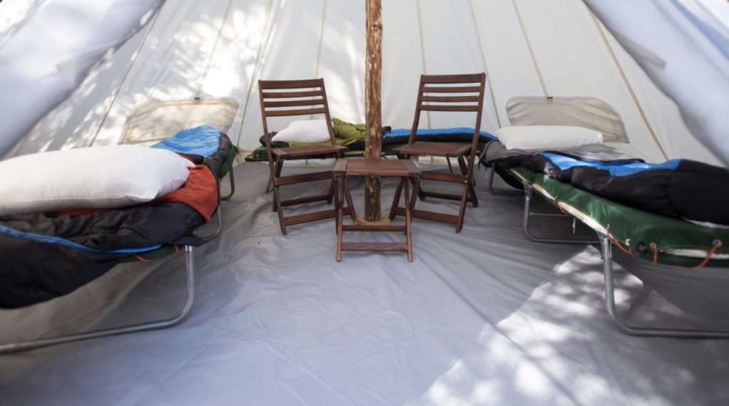 Under Canvas Moab Bilik gambar